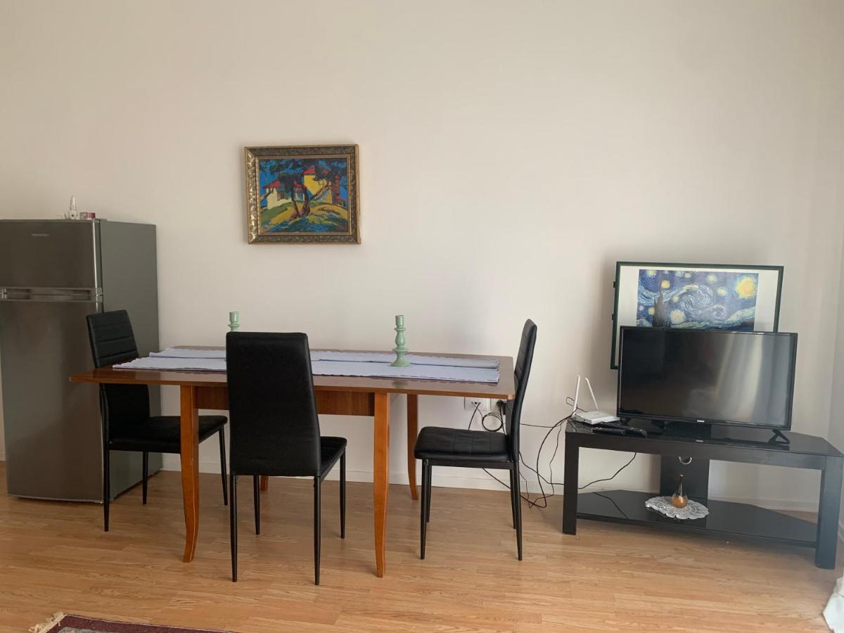 Beautiful And Lovely Apartment Tirana Eksteriør billede