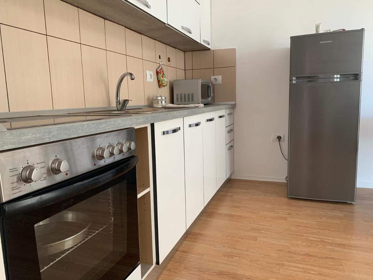 Beautiful And Lovely Apartment Tirana Eksteriør billede