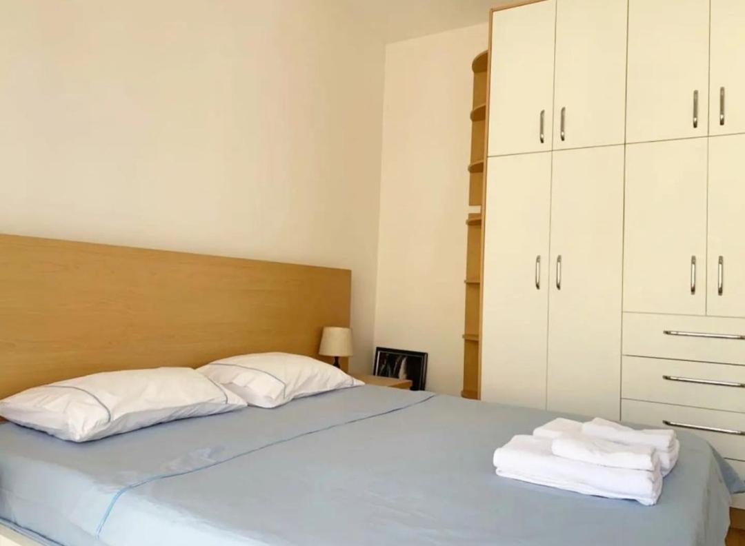Beautiful And Lovely Apartment Tirana Eksteriør billede